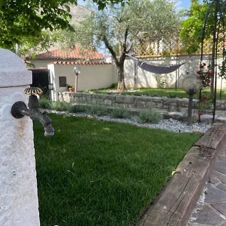 All'ombra Del Tiglio לינה וארוחת בוקר 3*